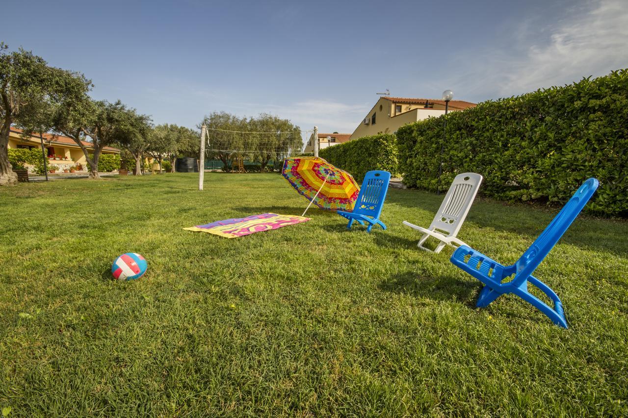 Paradise Beach Camera Mansardata Vicino Cefalu Piscina Aperta Campofelice Di Roccella Exterior foto